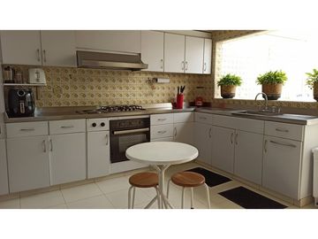 VENDO CASA CON OFICINA INDEPENDIENTE EN SANTA BARBARA (lC)