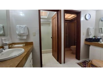 VENDO CASA CON OFICINA INDEPENDIENTE EN SANTA BARBARA (lC)