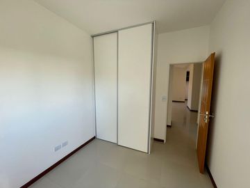 PH 4 amb- baño y toil - balcón- parrilla-Olivos