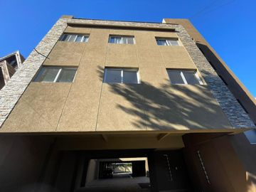 PH 4 amb- baño y toil - balcón- parrilla-Olivos