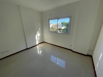 PH 4 amb- baño y toil - balcón- parrilla-Olivos