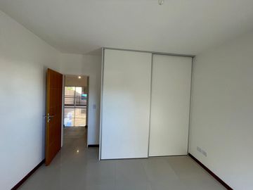 PH 4 amb- baño y toil - balcón- parrilla-Olivos