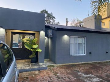 Casa en el barrio privado Jardines de Escobar