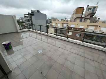 Depto. 2 AMB  C/ Baño en Suite y Enorme Balcón en Mataderos
