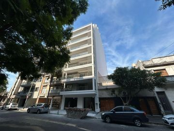 Depto. 2 AMB  C/ Baño en Suite y Enorme Balcón en Mataderos