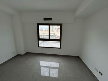 Depto. 2 AMB  C/ Baño en Suite y Enorme Balcón en Mataderos