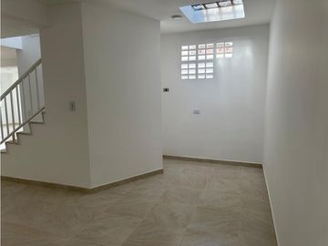 SE VENDE CASA EN GIRARDOR  ALCATRACES 2