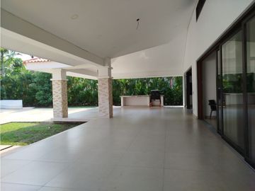 HERMOSA CASA CAMPESTRE EN VENTA, VILLAVICENCIO