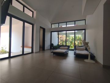 HERMOSA CASA CAMPESTRE EN VENTA, VILLAVICENCIO