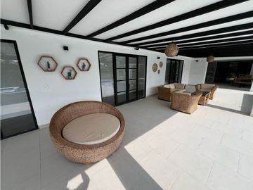 Se Vende Exclusiva Casa Campestre - Sector La Tebaida