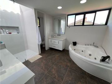 Se Vende Exclusiva Casa Campestre - Sector La Tebaida