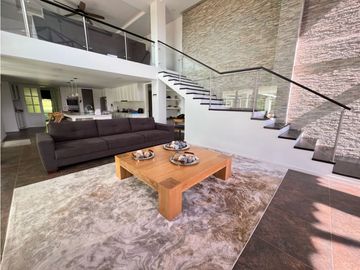 Se Vende Exclusiva Casa Campestre - Sector La Tebaida