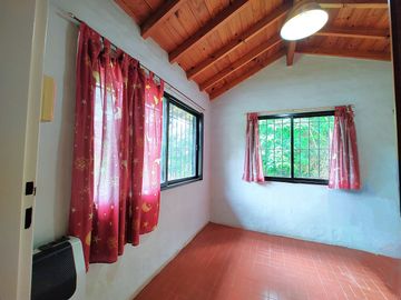 Casa 5 ambientes con piscina a metros de ruta 26. Zona de casas quinta.
