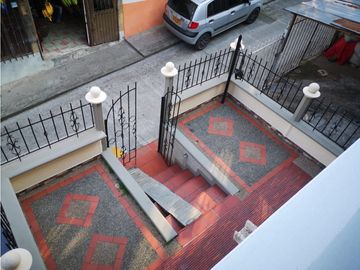 SE VENDE CASA EN PANORAMA !