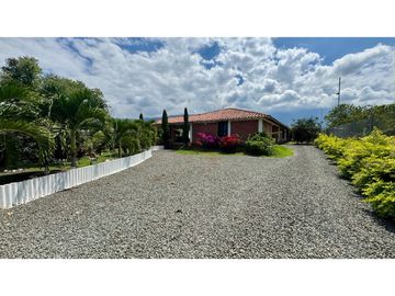 Finca en venta en parcelación campestre - Santa Elena El Cerrito Valle