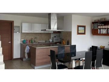 Cumbayá, Loft amoblad  en Venta, 109m2, 1 Habitación