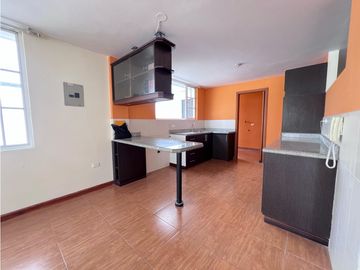 Mitad del Mundo, Casa en Venta, 118m2, 3 Habitaciones