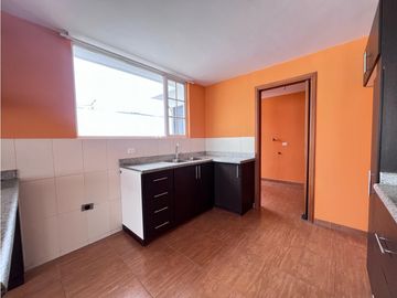 Mitad del Mundo, Casa en Venta, 118m2, 3 Habitaciones