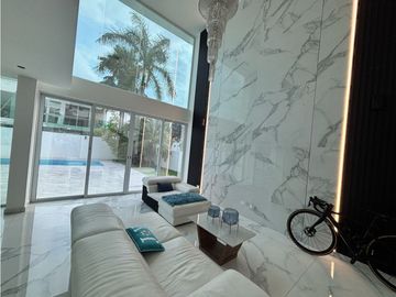 COSTA SUR / COSTA ESMERALDA / 500M REMODELADA / PISCINA PANELES SOLAR