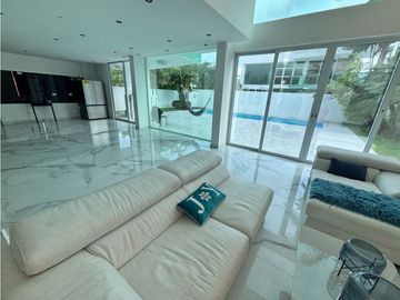 COSTA SUR / COSTA ESMERALDA / 500M REMODELADA / PISCINA PANELES SOLAR