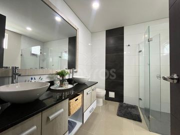 Casa en conjunto cerrado en la castellana Montería, con acabados modernos y diseño de interiores