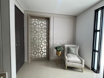 Casa en conjunto cerrado en la castellana Montería, con acabados modernos y diseño de interiores