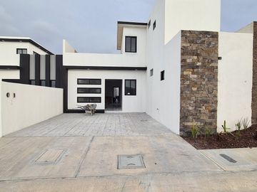 Casa en VENTA en PUNTA LOMAS