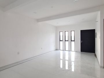 Casa en VENTA en PUNTA LOMAS