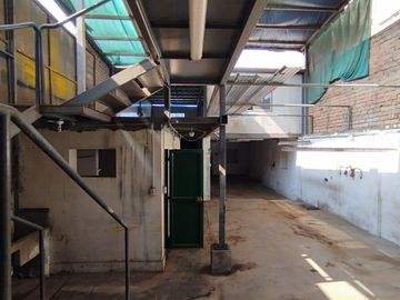 Se Venta Local/ Taller de 2 pisos en San Martín de Porres