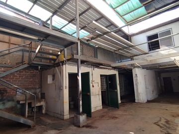 Se Venta Local/ Taller de 2 pisos en San Martín de Porres