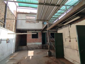 Se Venta Local/ Taller de 2 pisos en San Martín de Porres