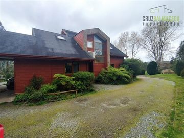 Casa en Venta en Condominio San Ignacio, camino Las Lomas