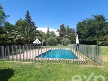 Casa en Venta en Av. Chicureo, Alba