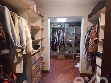 Casa en Venta en Av. Chicureo, Alba
