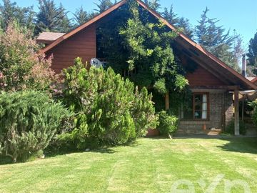 Casa en Venta en Av. Chicureo, Alba