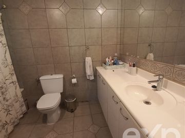 Casa en Venta en Av. Chicureo, Alba