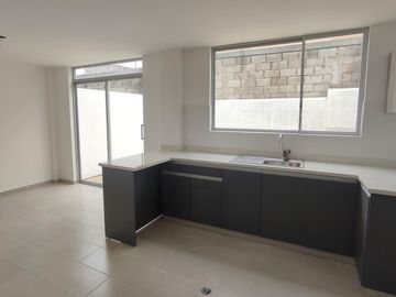 De venta casas | 177m2 construcción | 3 habitaciones | sector Colibrí |  Los Chillos