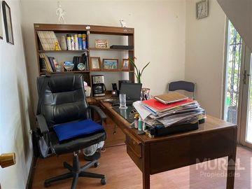 Casa en Venta en Walker Martinez esquina Parque Deportivo La Araucana
