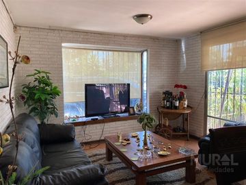 Casa en Venta en Walker Martinez esquina Parque Deportivo La Araucana