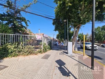 Casa en Venta en Walker Martinez esquina Parque Deportivo La Araucana