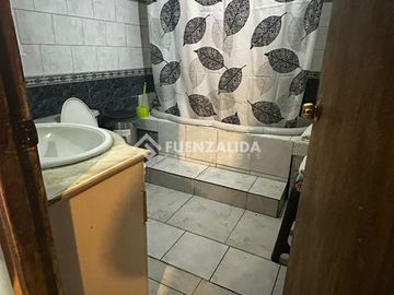 Casa en Venta en Las Golondrinas Ote. / Av. Lumen