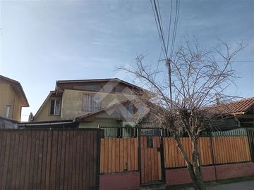 Casa en Venta en Las Golondrinas Ote. / Av. Lumen