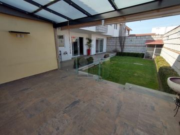 Casa en venta, 4 habitaciones amplias, muy cerca de Av. Tecnológico en Metepec Edo de México.