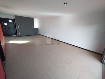 Casa en venta, 4 habitaciones amplias, muy cerca de Av. Tecnológico en Metepec Edo de México.