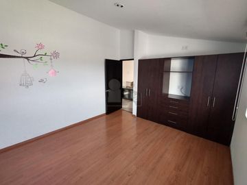 Casa en venta, 4 habitaciones amplias, muy cerca de Av. Tecnológico en Metepec Edo de México.