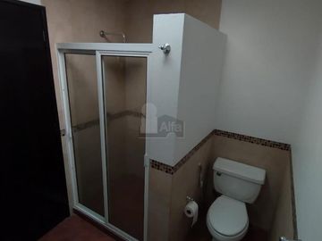 Casa en venta, 4 habitaciones amplias, muy cerca de Av. Tecnológico en Metepec Edo de México.