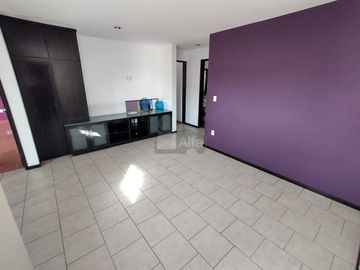 Casa en venta, 4 habitaciones amplias, muy cerca de Av. Tecnológico en Metepec Edo de México.