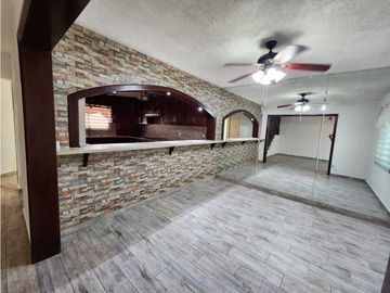 Casa en venta Cumbres 6 sector