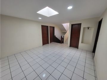 CASA HOLANDA, FRACC. LOS LAURELES ( la luneta ) ZAMORA MICHOACAN
