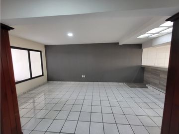 CASA HOLANDA, FRACC. LOS LAURELES ( la luneta ) ZAMORA MICHOACAN
